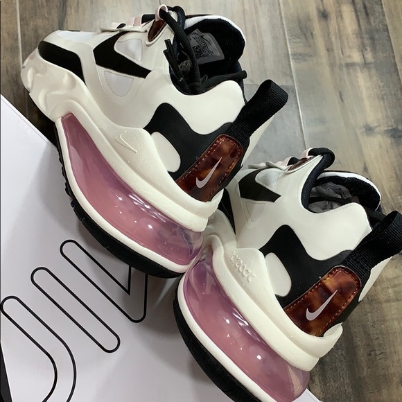 W NIKE AIR MAX 270 REACT - Picture 8 of 16